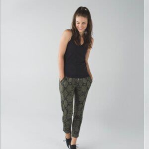 Lululemon Athletica Green Cropped Pants